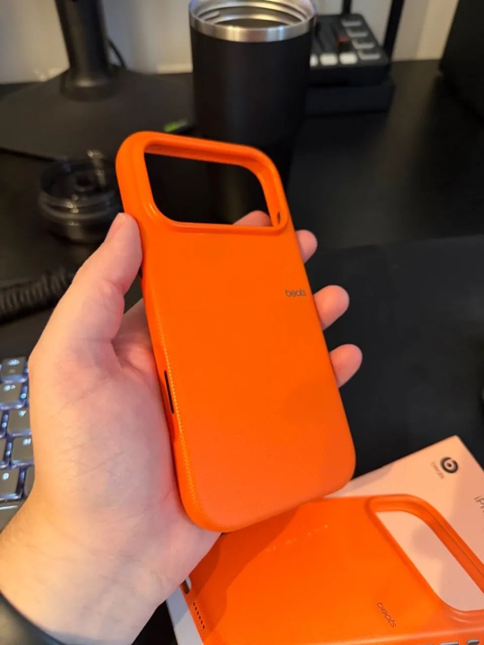 Case Beats para iPhone 17 Pro Max Laranja - Acessórios de Celular