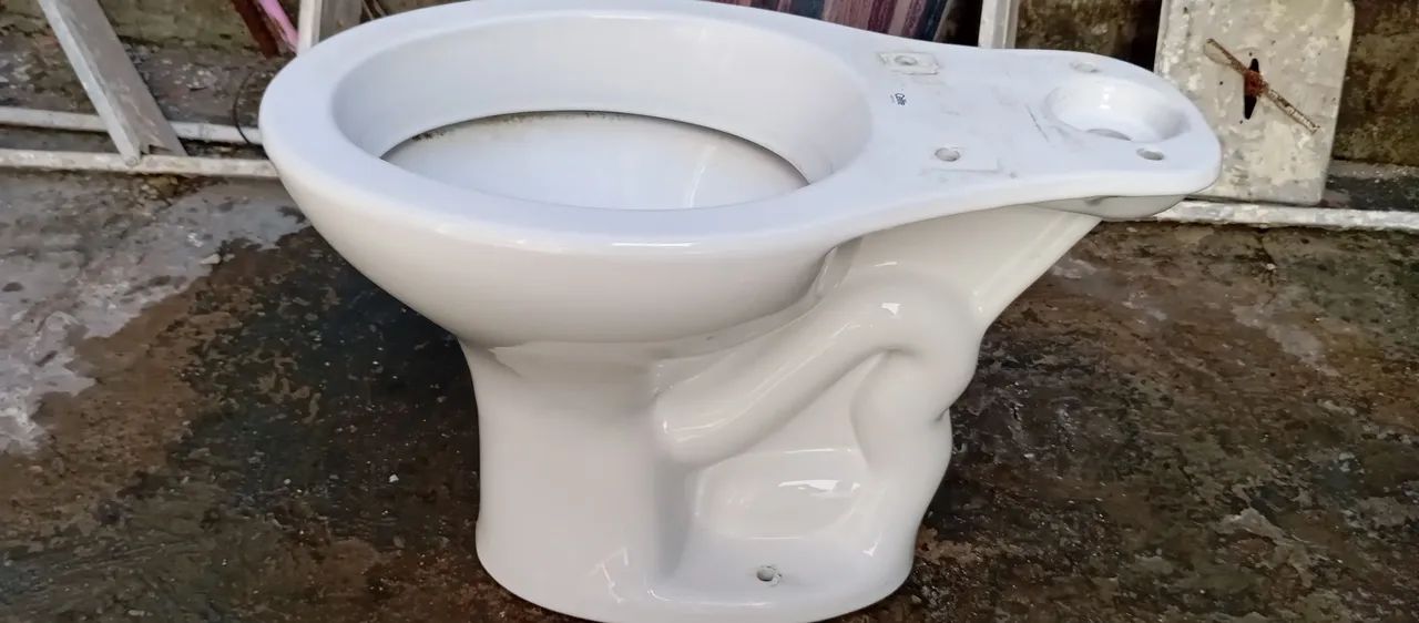 Vaso sanitário CELITE de caixa acoplada  - Foto 4