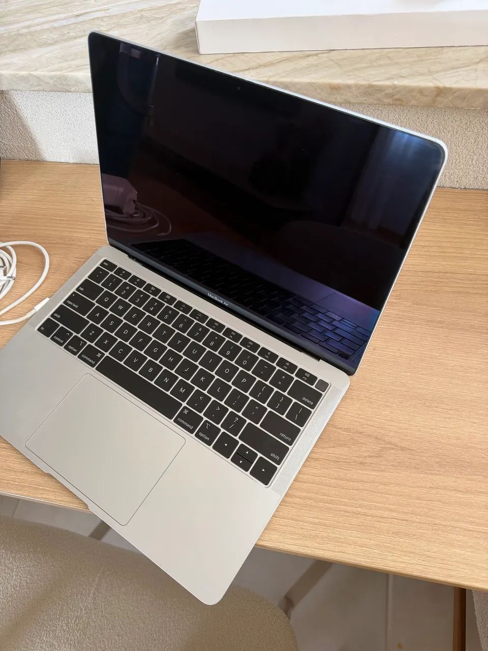 MACBOOK AIR 2019 USADO 13