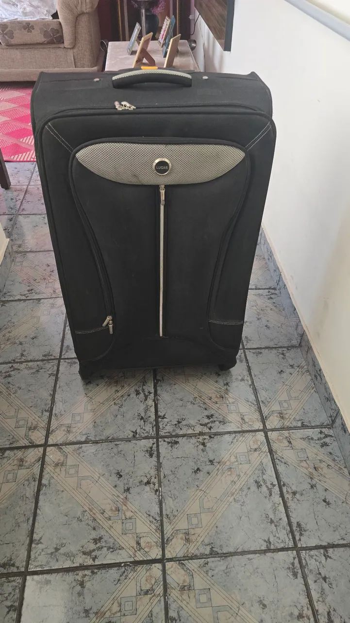 Mala 23 kg semi nova/ marca LUCAS