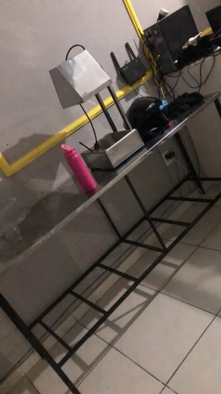 Vendo Mesa de Metalon com bancada de Inox 1.95x0.55 cm - Foto 2