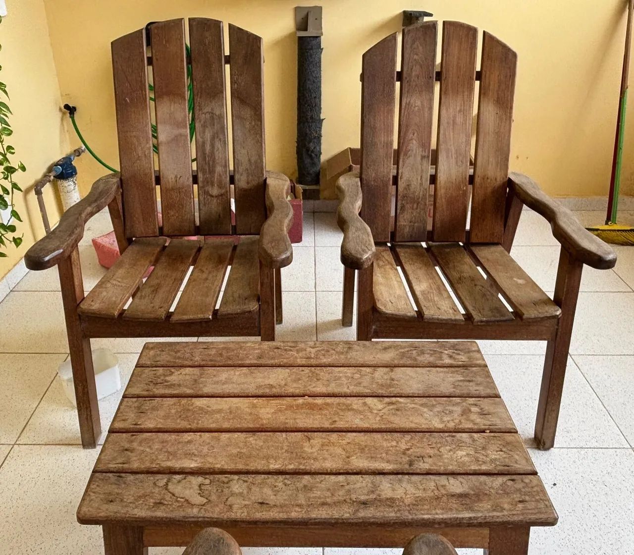Conjunto de cadeiras madeira de lei - Foto 2