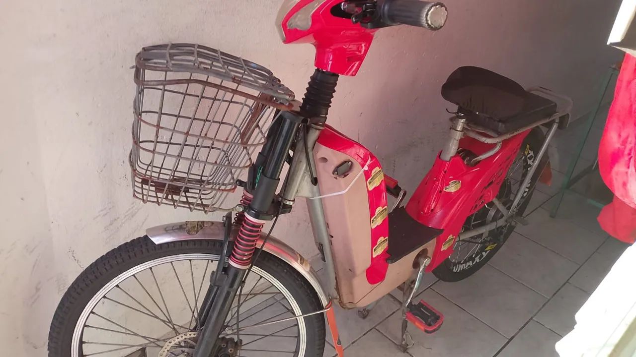 Bicicleta elétrica com documentação e revisão em dia - Foto 4
