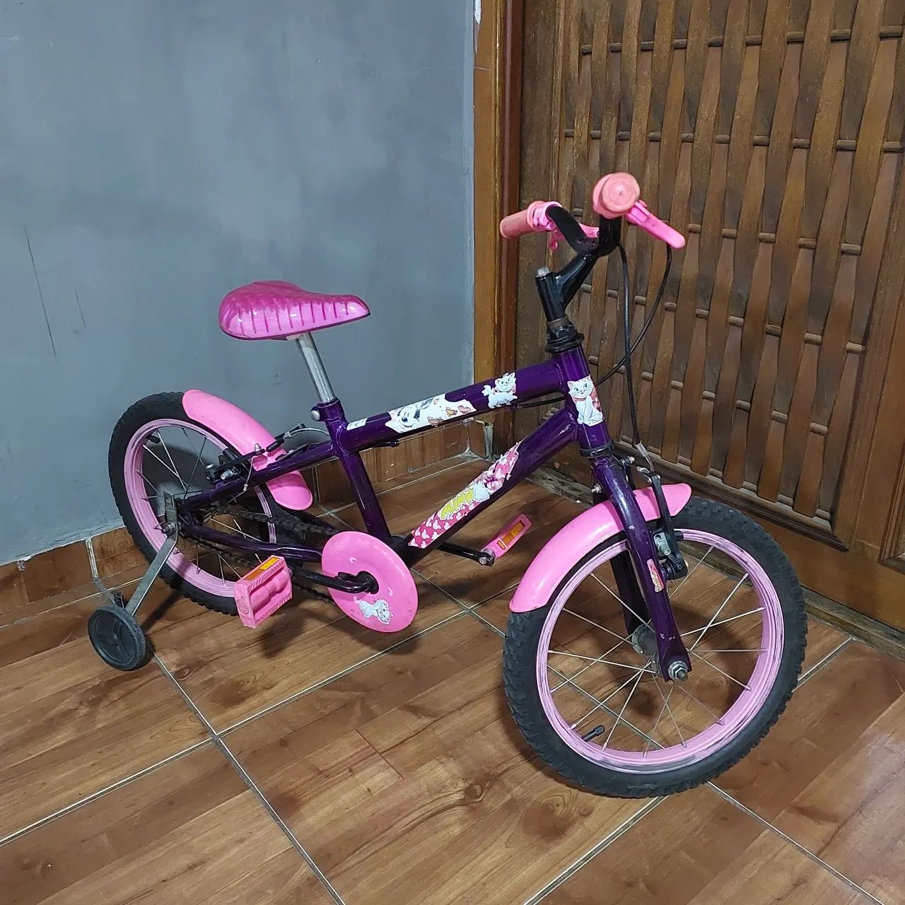 Bicicleta Infantil Aro 16 Menina - Roxa e Rosa (Com Rodinhas) - Foto 2