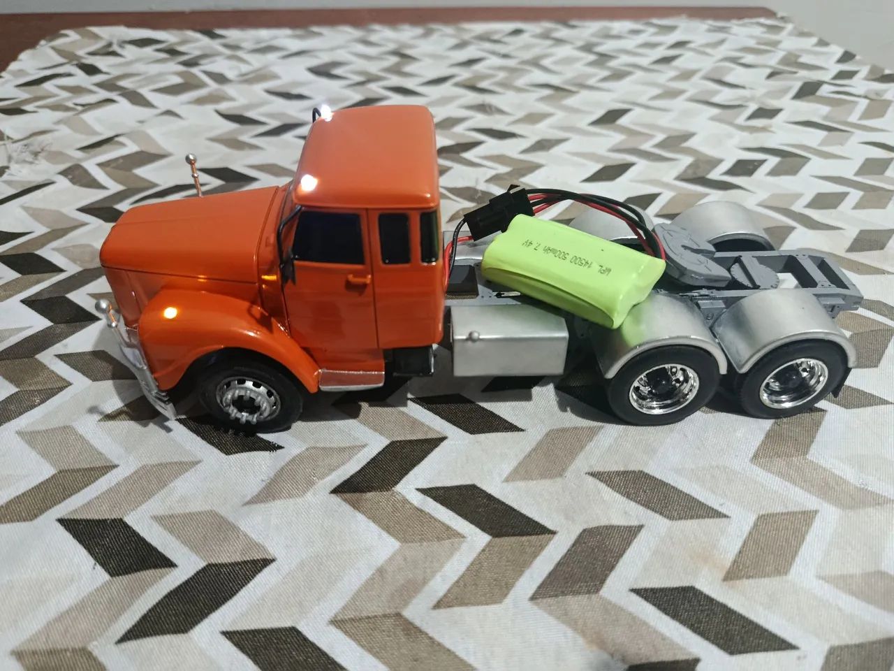 Miniatura caminhão Scania 111 - Foto 4