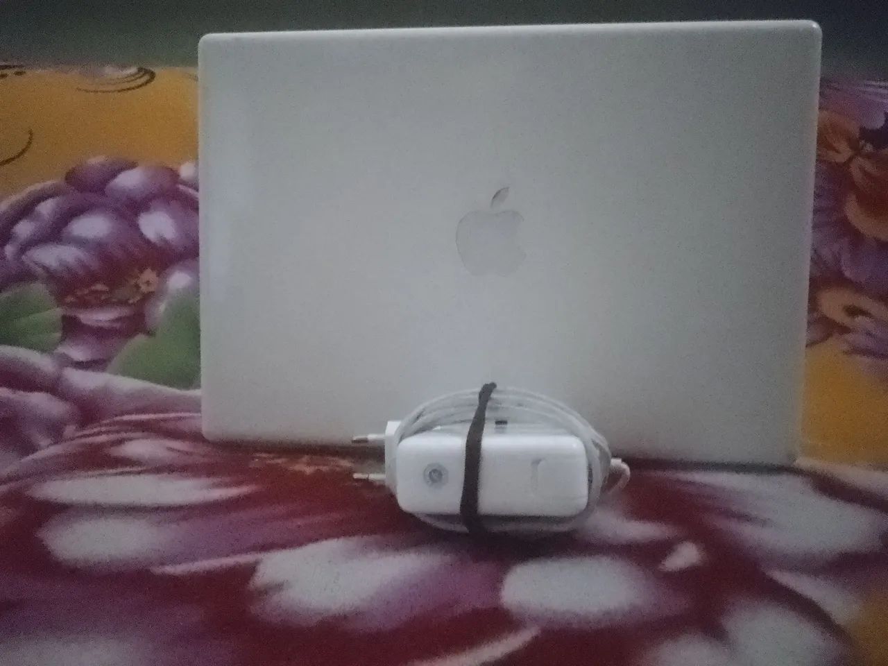 MACKBOOK BRANCO USADO - Foto 2