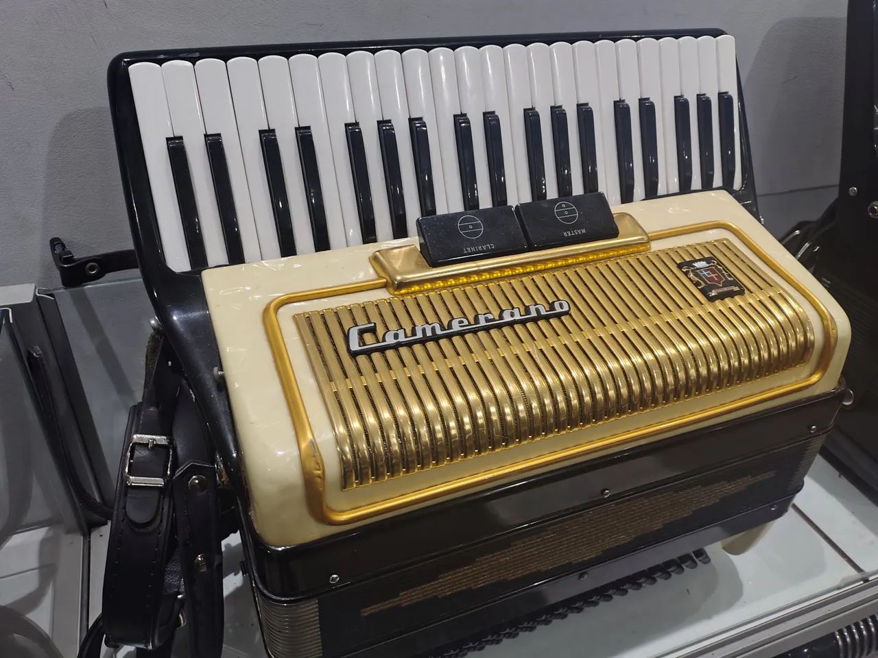Acordeon Scandalli Camerano 120 baixos