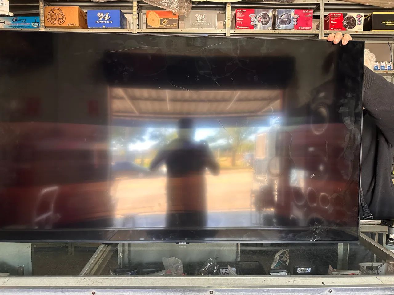 Smart TV SAMSUNG 55? COM A TELA QUEBRADA  - Foto 2