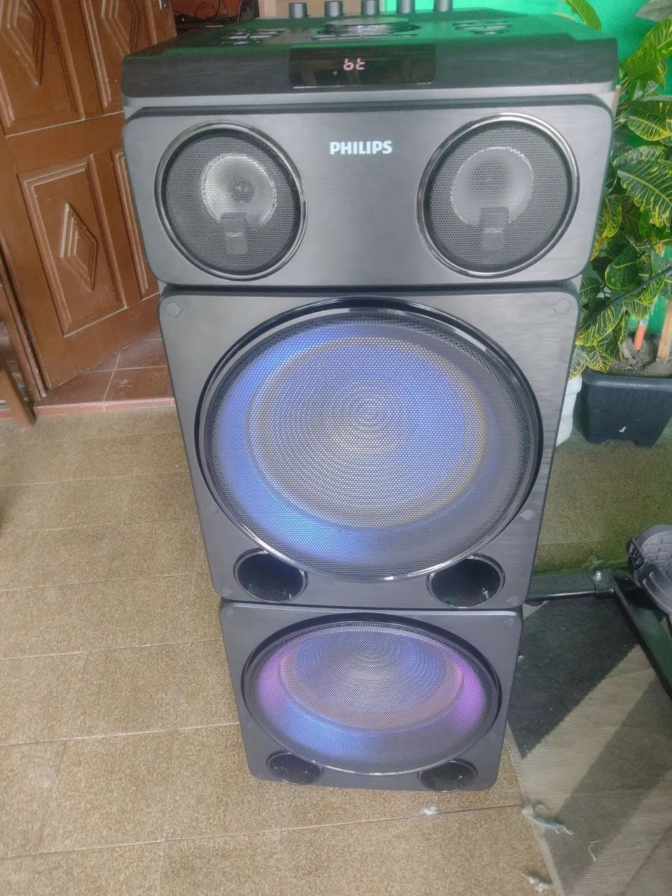 Torre de som de 2400 RMS 