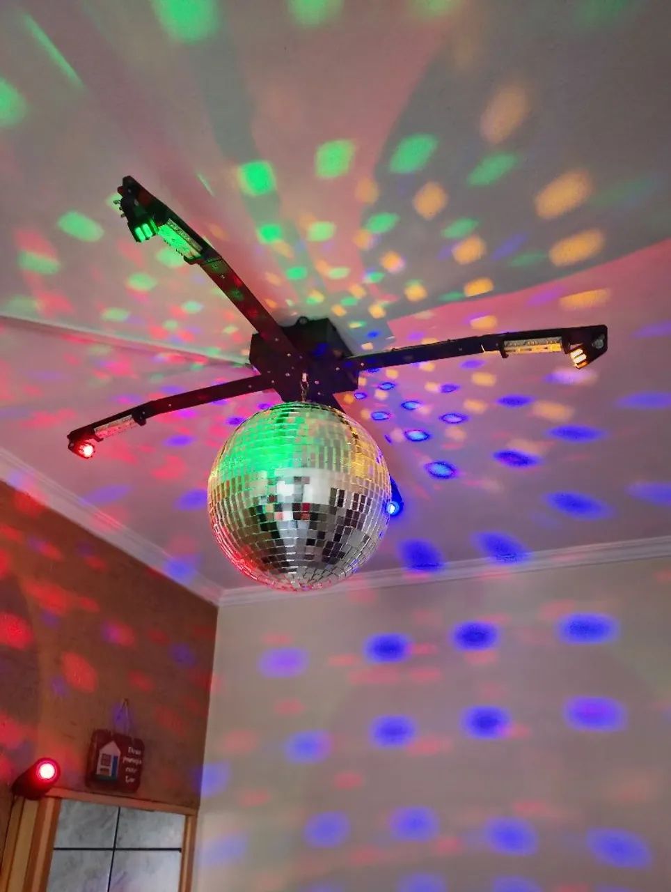 Jogo de luz para baile com globo