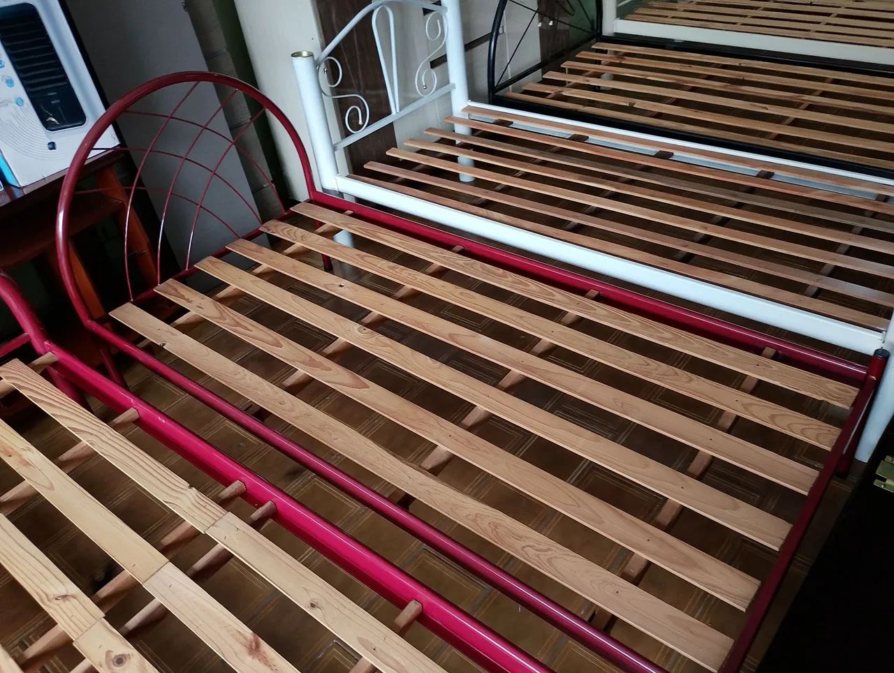 Cama de solteiro. Tubular. Várias. R$190 cada - Foto 4