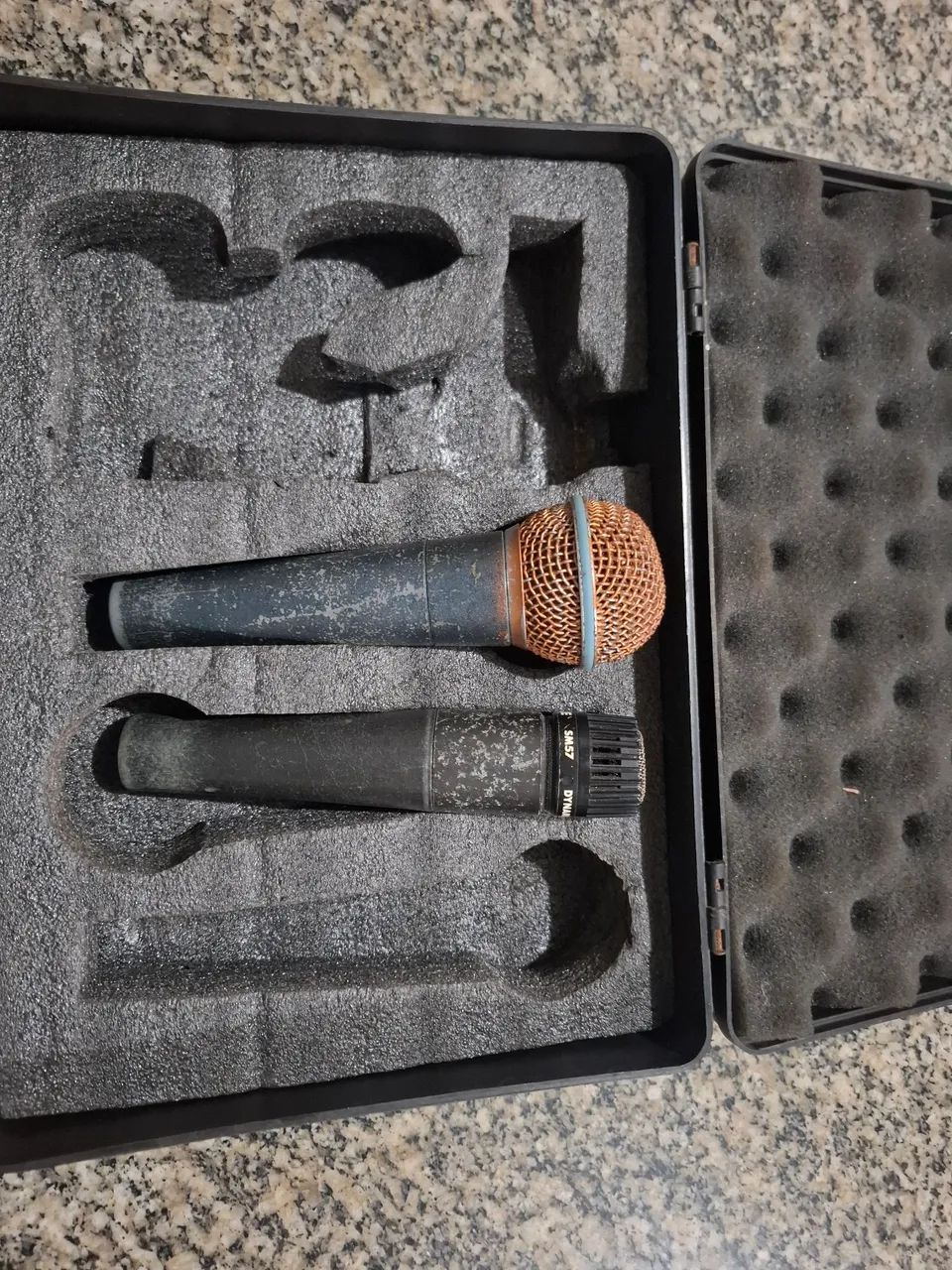 Microfones Shure Beta 58 e Shure SM 58 dinamic