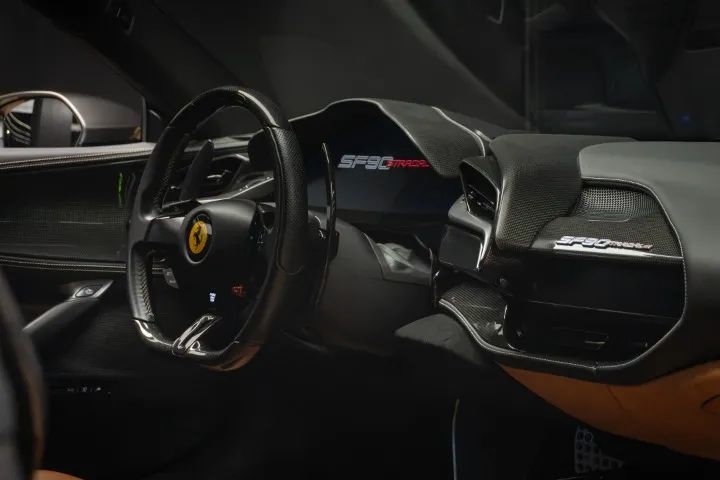 Ferrari SF 90 STRADALE 4.0 V8 Bi-Turbo (Híbrido), foto 2 de 18