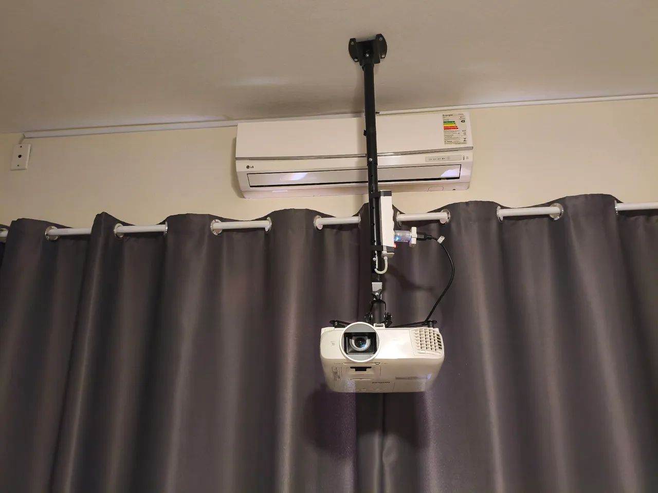 Projetor Epson home cinema mod 2250 - Foto 2