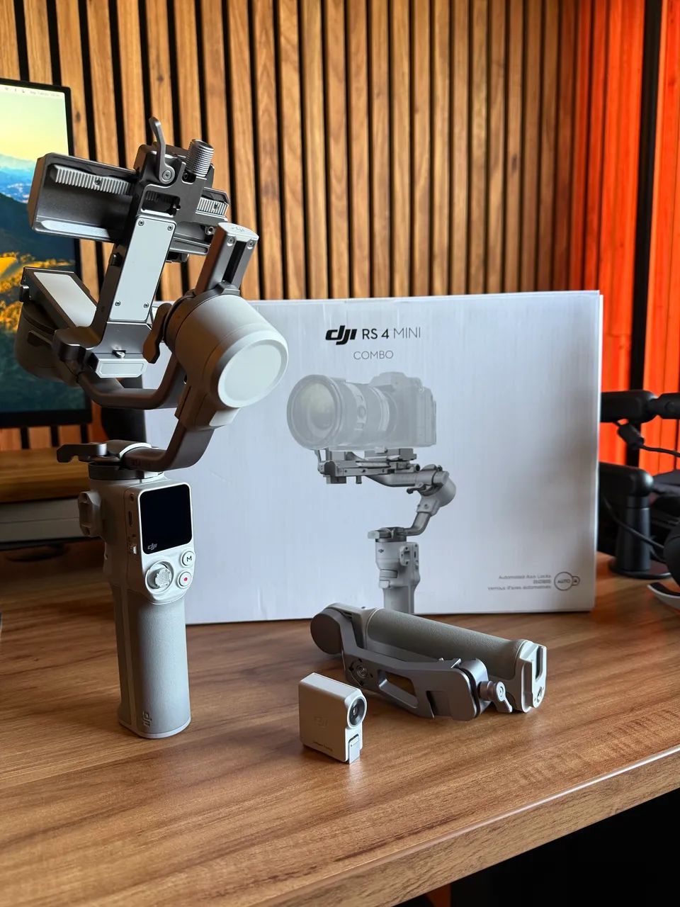 Estabilizador Gimbal Dji Ronin Rs4 Mini Câmeras E Celulares Cinza - Foto 3