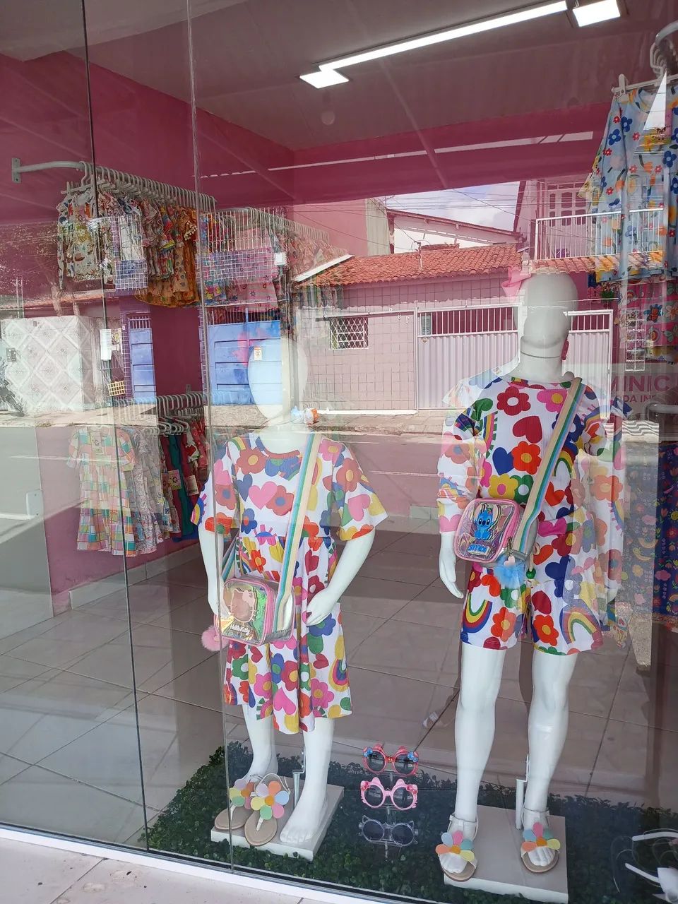 Vendo vitrine e porta de vidro ideal para casas e comércio  - Foto 2