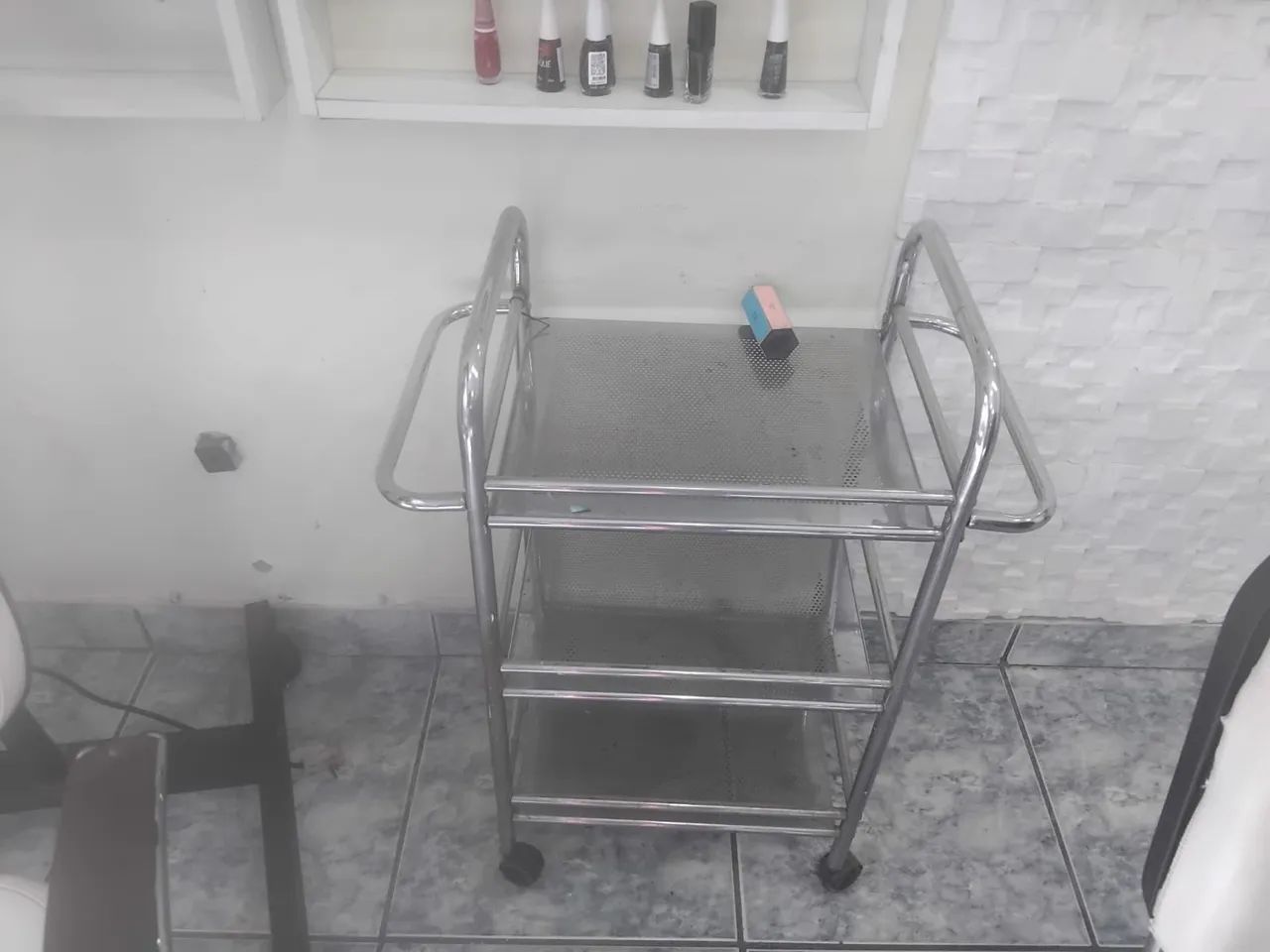 Vendo carrinho de manicure 