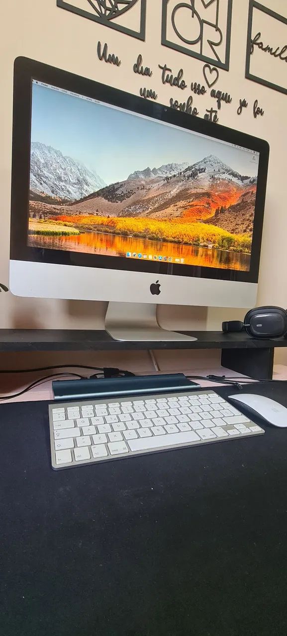 iMac Apple 21,5, 8gb ram, ssd 256gb muito bom e bonito, funcionando tudo perfeito 