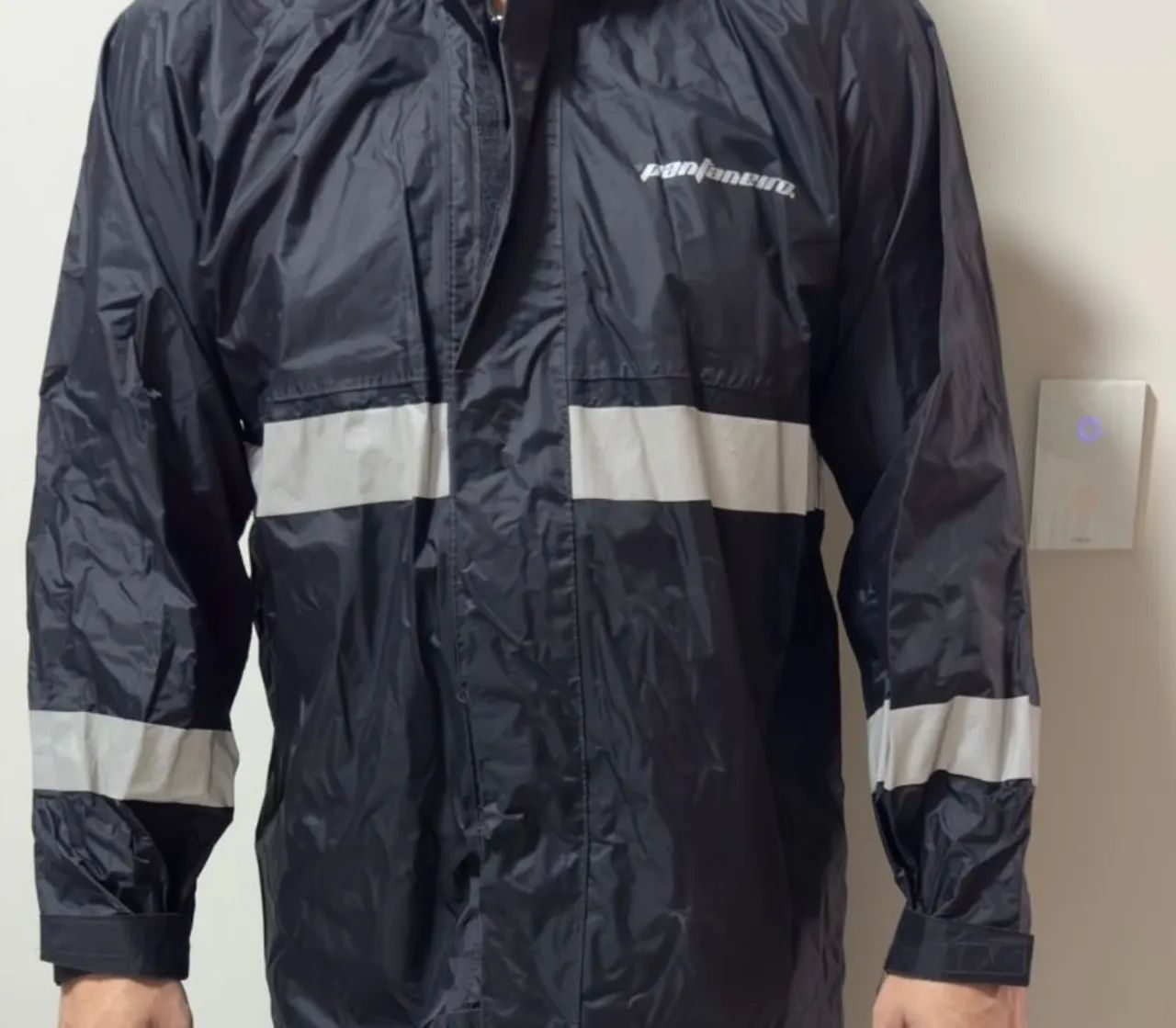 Vende se capa  de chuva pra motoqueiro