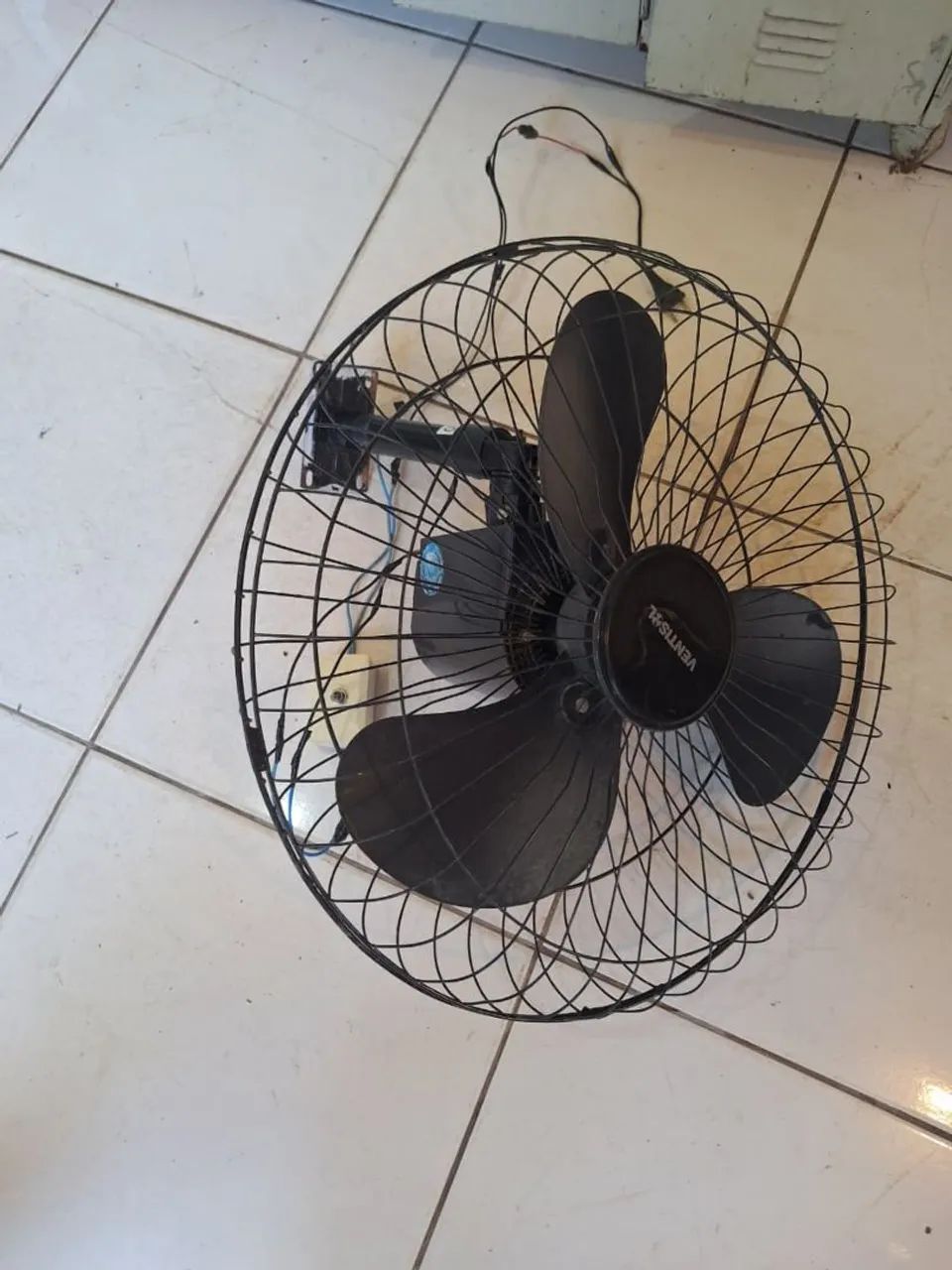 Ventilador de parede 220v funcionando perfeitamente  - Foto 2