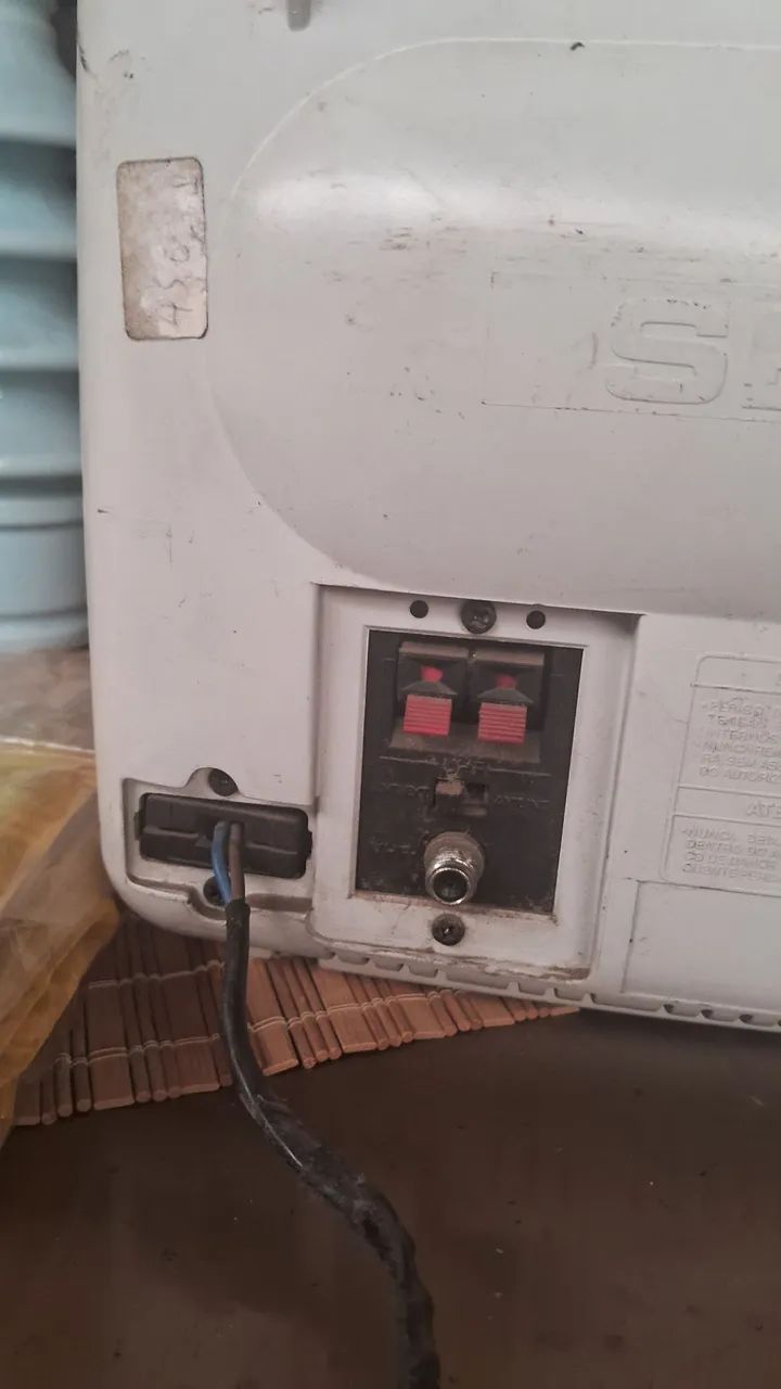 TV Semp Toshiba modelo 102, uma televisão portátil clássica com tela de 10 polegadas. - Foto 5