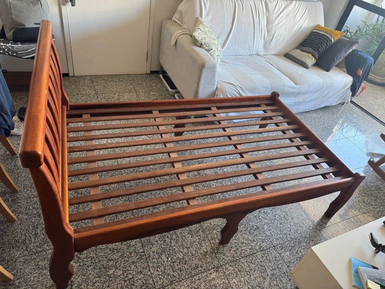 Cama de solteiro com colchão 