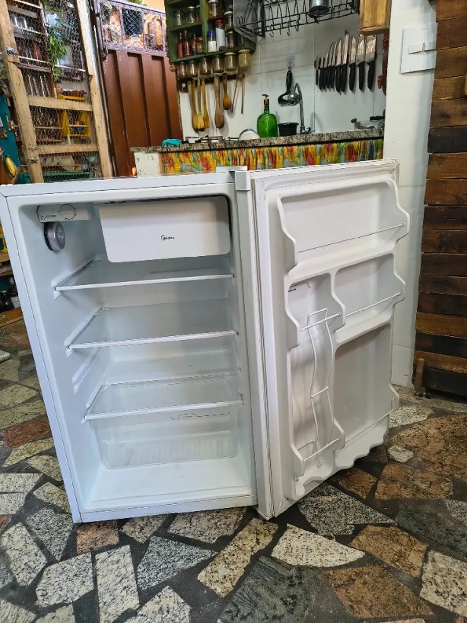 Frigobar Midea 93 litros  - Foto 2