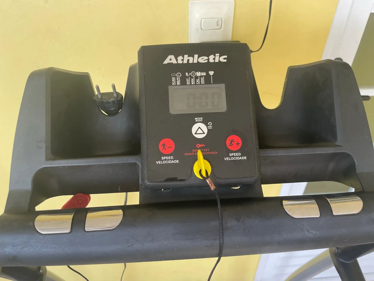 Esteira Athletic funciona perfeitamente  - Foto 3