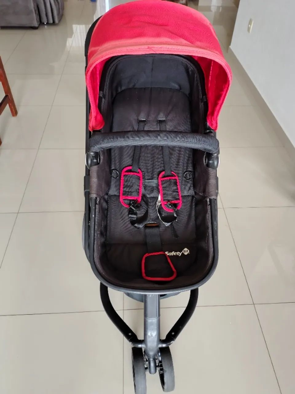 Carrinho bebê Safety 1st. Com bebê conforto e base / vira Moisés  - Foto 2