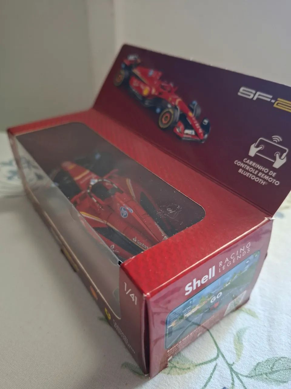 Miniatura Ferrari SF24 F1 Shell com controle via app.  - Foto 3