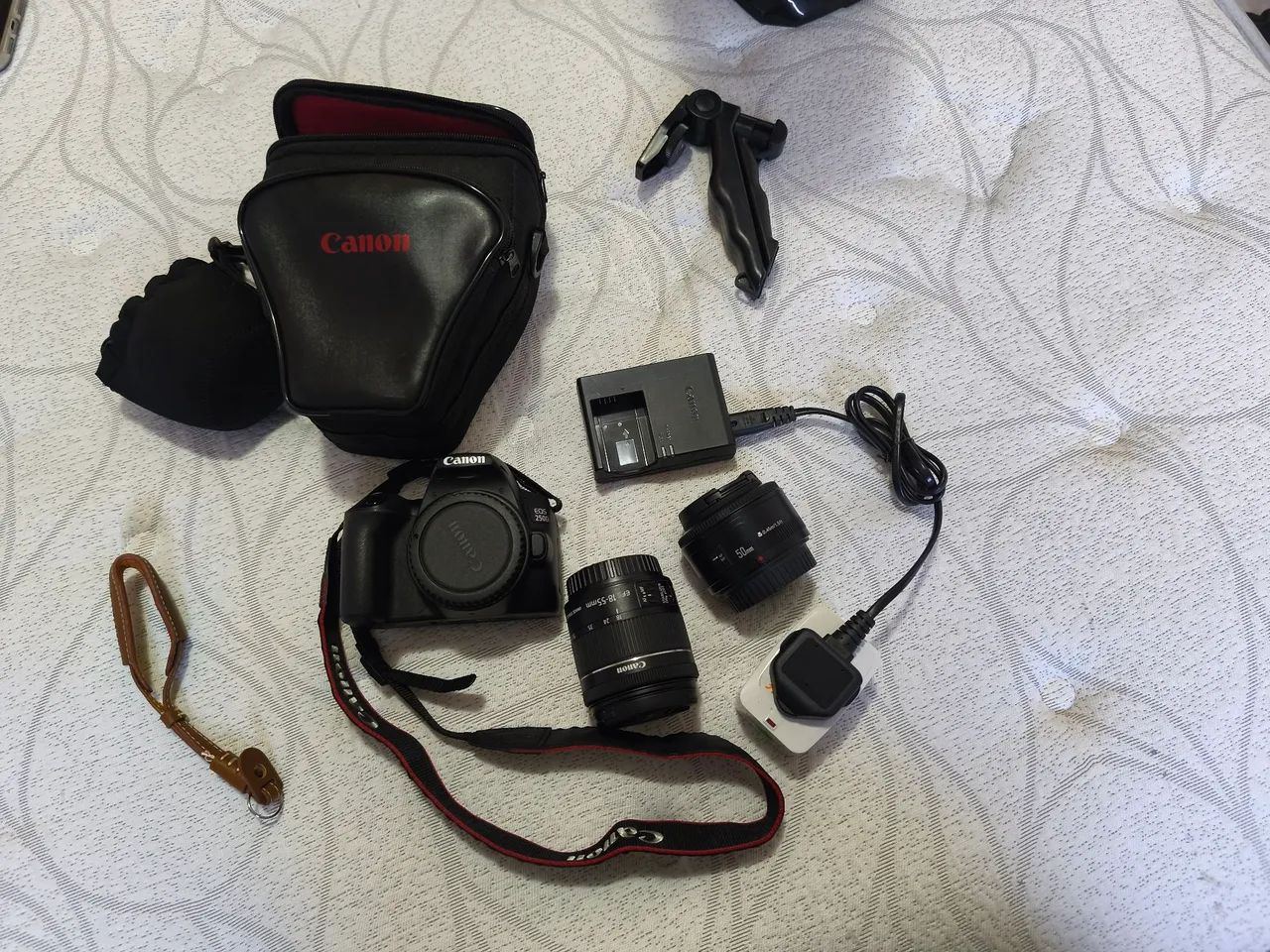  Canon EOS 250D + Kit Completo - Foto 3