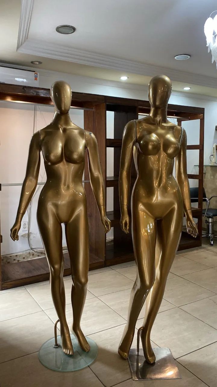 Manequim dourado 