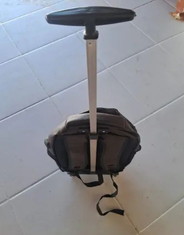 MOCHILA EXECUTIVA COM RODINHAS - PRÁTICA E ELEGANTE! - Foto 4