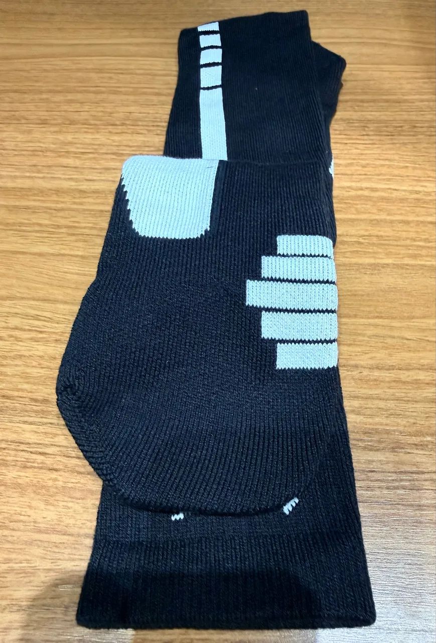 Um Par de Meias NIKE ELITE CREW Original NOVA