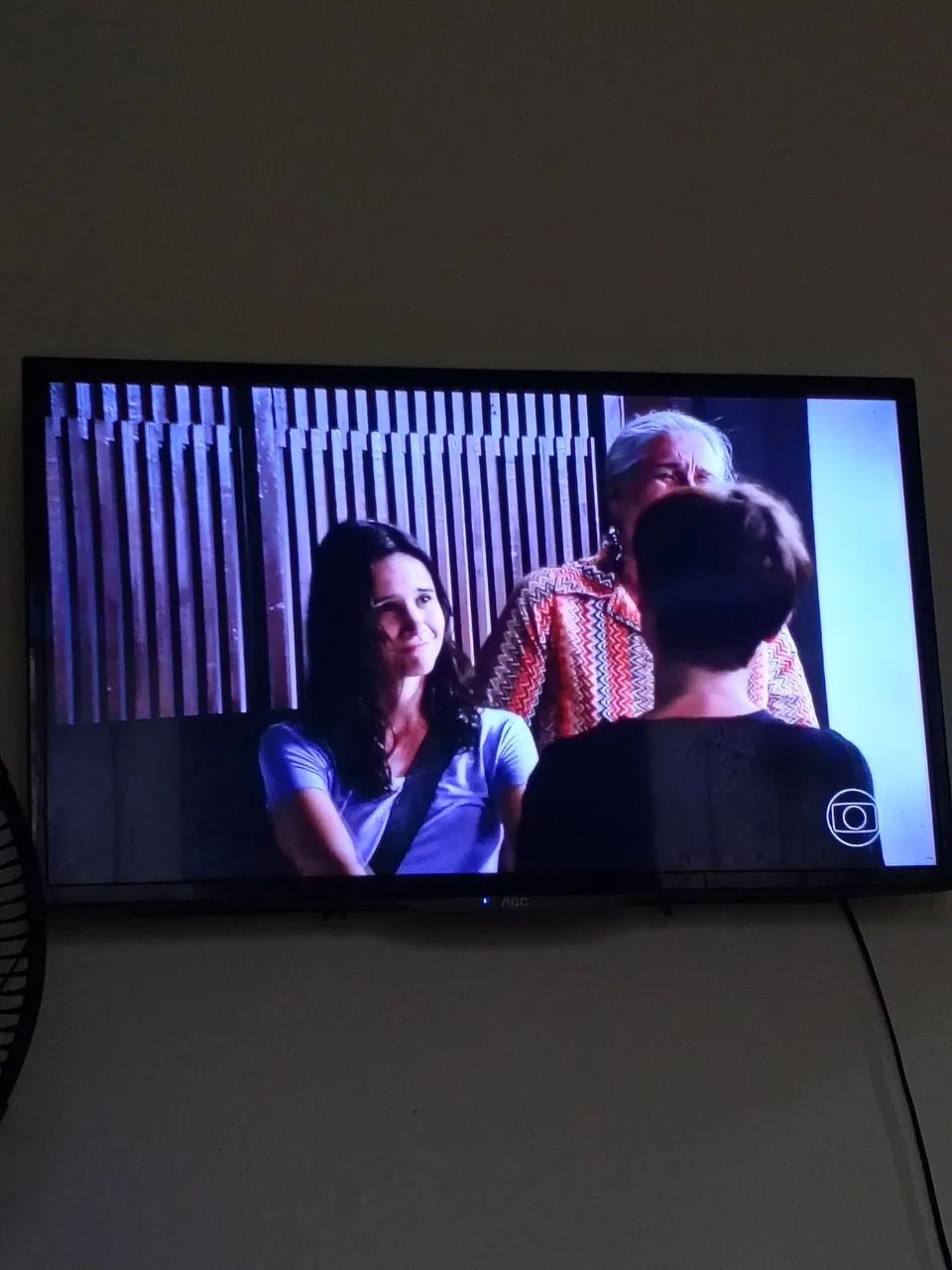 Tv 32 polegadas não é smart 