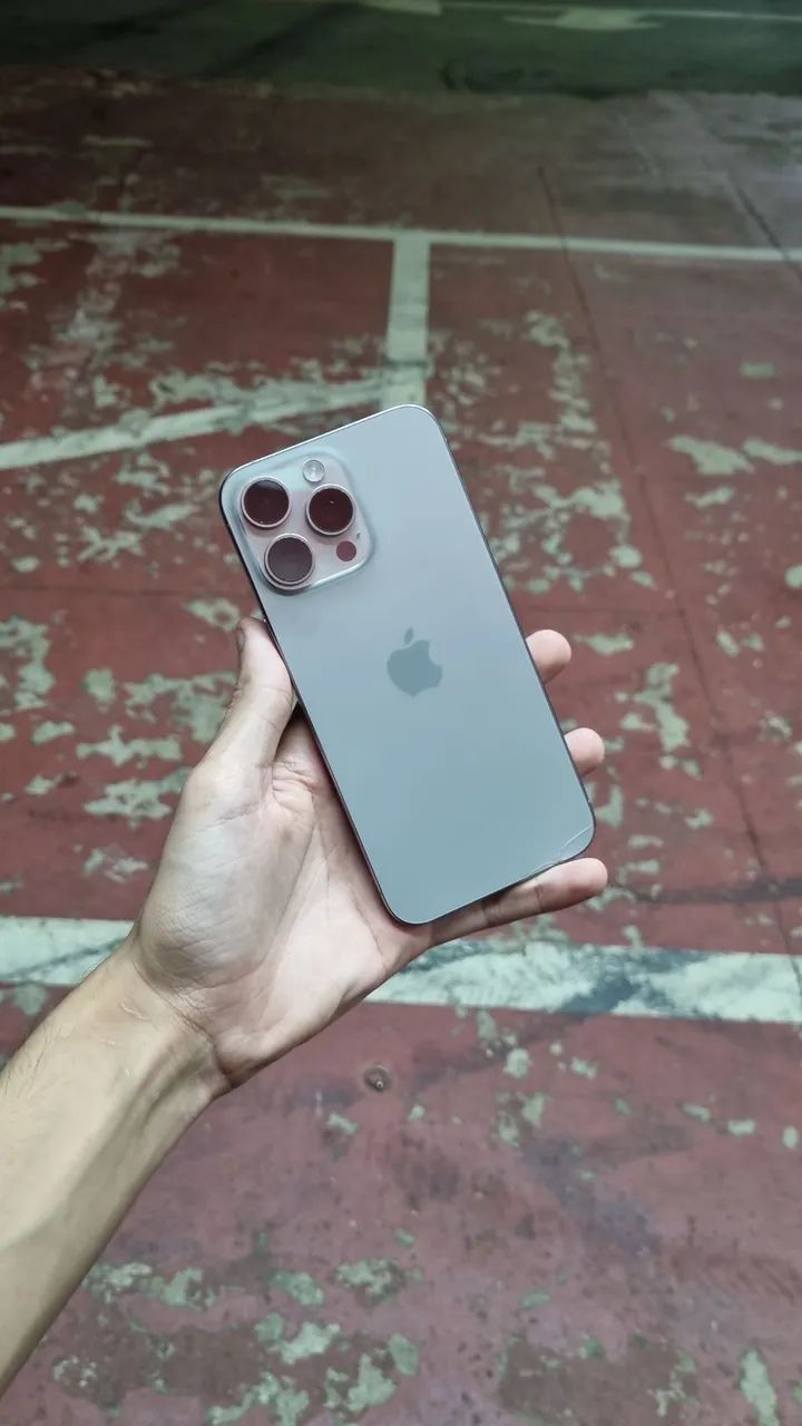 IPhone 15 Pro Max - Foto 4