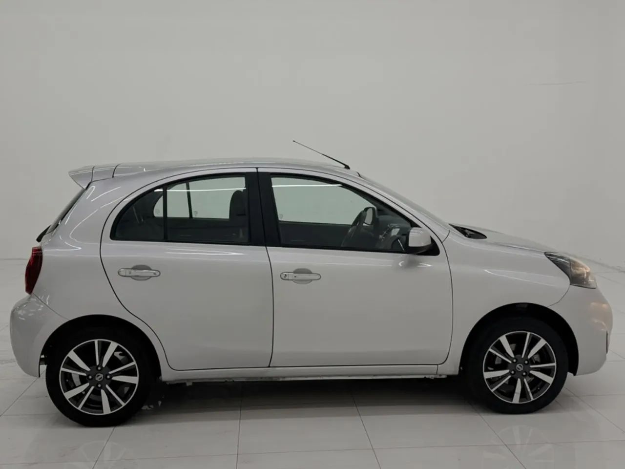 Nissan March 2017 - Foto 4
