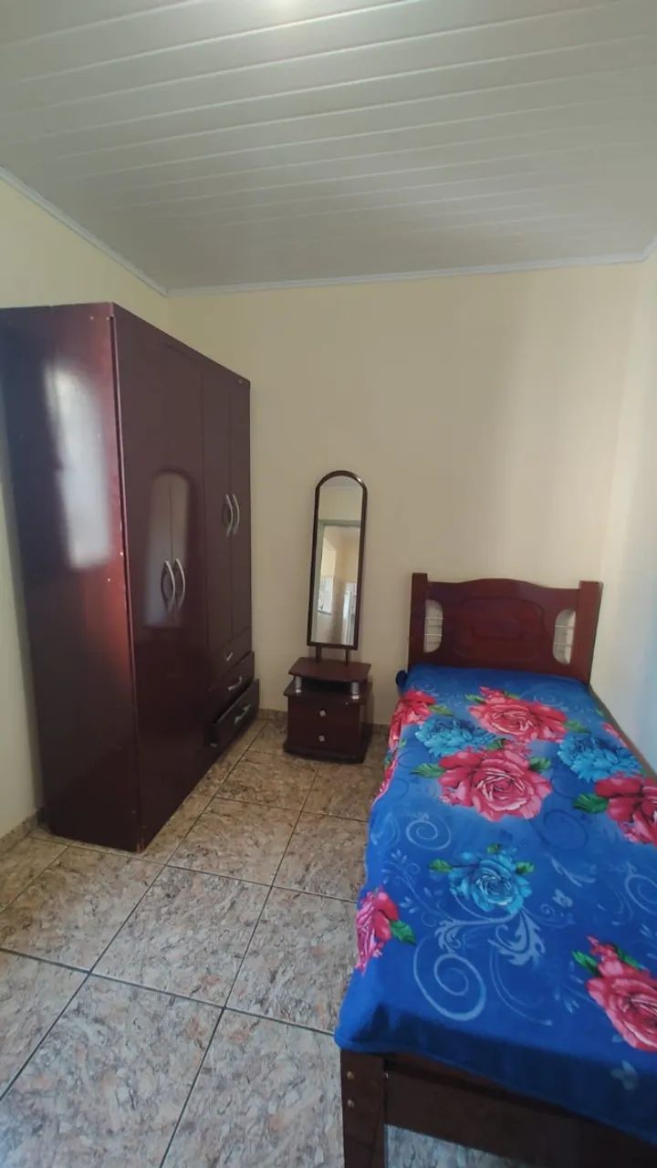 Guarda Roupa + Criado com espelho + Cama