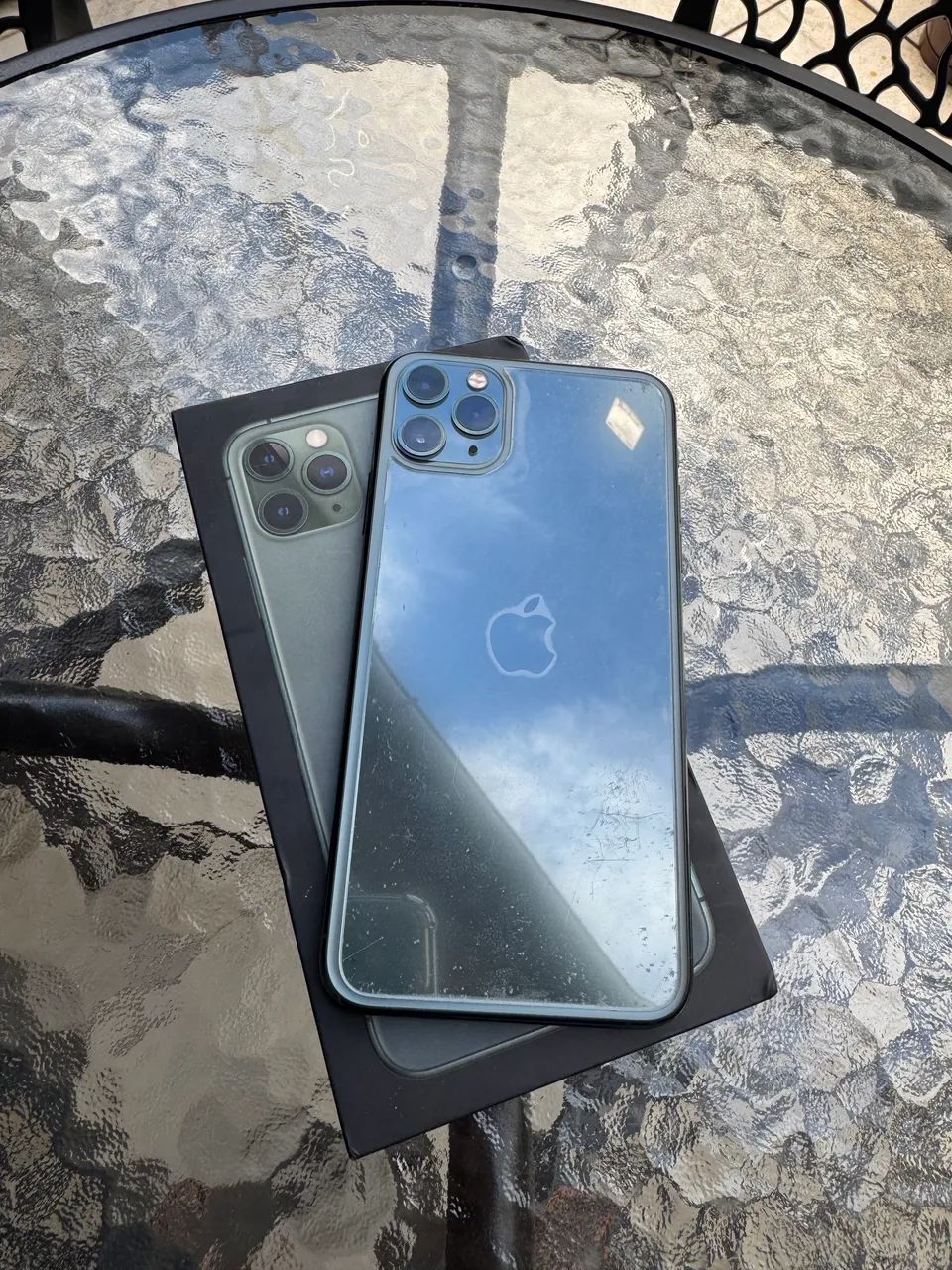 iPhone 11 pro Max 256  muito novo e de procedência 