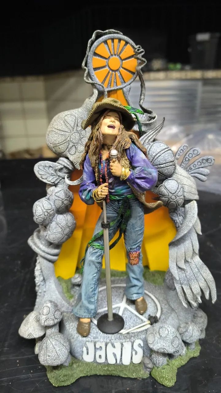 Janis Joplin - McFarlane Toys - Pearls