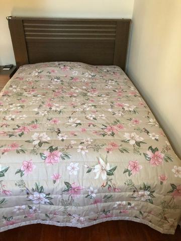Cama de Casal cor Mel novíssima