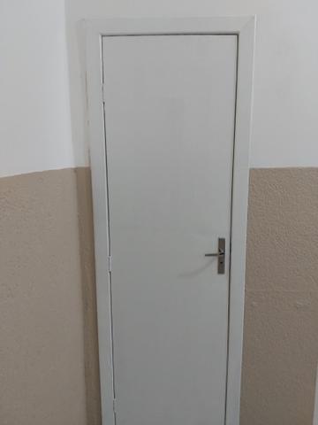 Alugo excelente sala comercial térrea na rua geral da agrônomica - Foto 4
