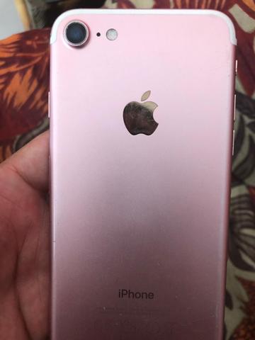 IPhone 7 única dona ! Tela trincada não interfere em nada