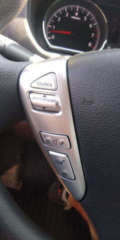 Nissan Versa 1.6 SV automático 2019 - Foto 14