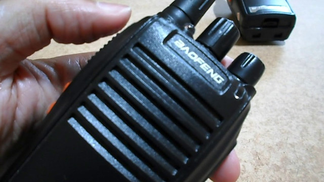 Kit 2 Rádio Comunicador e Transmissor Walk Talk Baofeng Bf777s