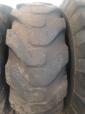 Pneu pá carregadeira 1300r24 1400 r24 17.5r25 20.5r25 23.5r25 - Foto 3