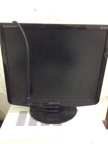 Monitor com defeito