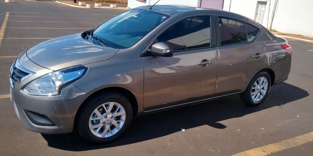 Nissan Versa 1.6 SV automático 2019