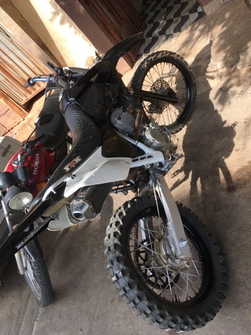 MOTO DE TRILHA