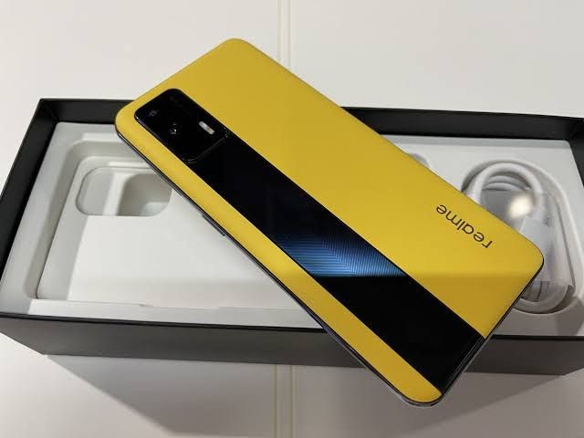 Vendo ou troco Celular Xaiomi Realme GT 5G: celular top de linha  com Snapdragon 888 
